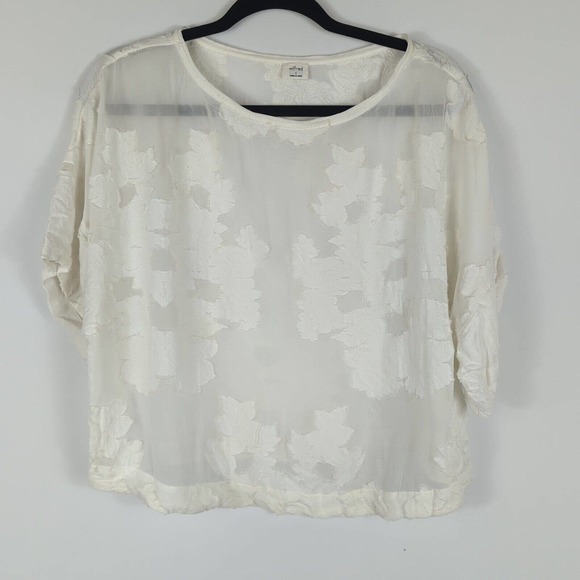 Wilfred Tops - Aritzia Wilfred Blayze Cropped Top Espace White Size Small Floral Sheer blouse